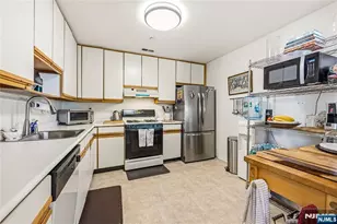 6 Markham Circle 6, Englewood, NJ 07631 - Photo 13