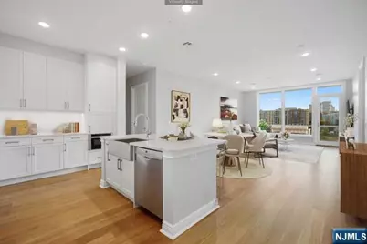 3 Somerset Lane 608 #608, Edgewater, NJ 07020 - Photo 5