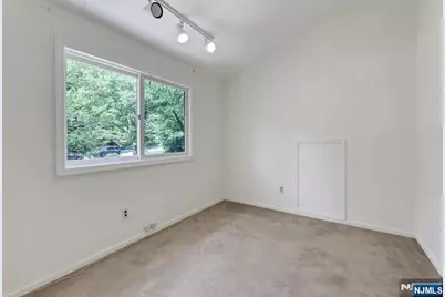 64 Overlook Drive, Woodcliff Lake, NJ 07677 - Photo 21