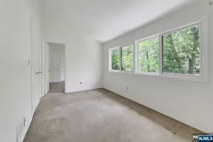 64 Overlook Dr, Woodcliff Lake, NJ 07677 - Photo 23