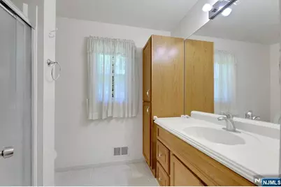 64 Overlook Drive, Woodcliff Lake, NJ 07677 - Photo 17