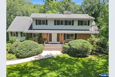 64 Overlook Drive, Woodcliff Lake, NJ 07677 - Photo 5