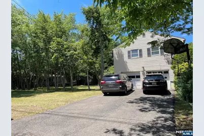636 Kingsbridge Lane, Ridgewood, NJ 07450 - Photo 3