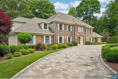 807 Sussex Road, Franklin Lakes, NJ 07417 - Photo 3