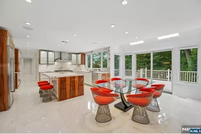 807 Sussex Road, Franklin Lakes, NJ 07417 - Photo 17