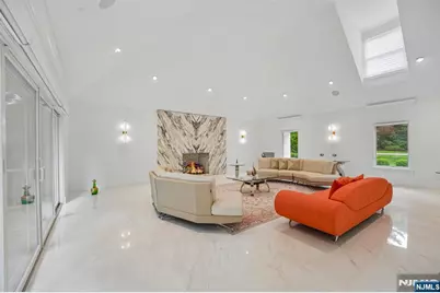 807 Sussex Road, Franklin Lakes, NJ 07417 - Photo 11