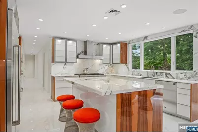 807 Sussex Road, Franklin Lakes, NJ 07417 - Photo 19