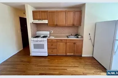 166 Sedore Avenue 1 #1, Fairview, NJ 07022 - Photo 3