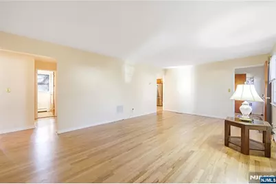 68 Colgate Avenue, Paramus, NJ 07652 - Photo 7