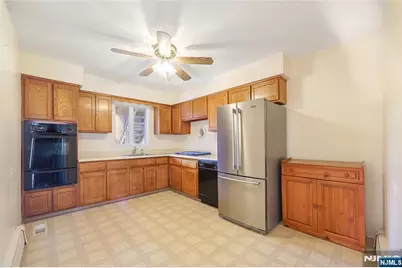 68 Colgate Avenue, Paramus, NJ 07652 - Photo 11