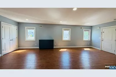 41 Mercer Street, Wallington, NJ 07057 - Photo 9