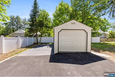 137 Myrtle Avenue, Allendale, NJ 07401 - Photo 21