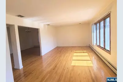 261 Highland Avenue 2nd Flr #2nd flr, Palisades Park, NJ 07650 - Photo 3