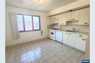 261 Highland Avenue 2nd Flr #2nd flr, Palisades Park, NJ 07650 - Photo 7