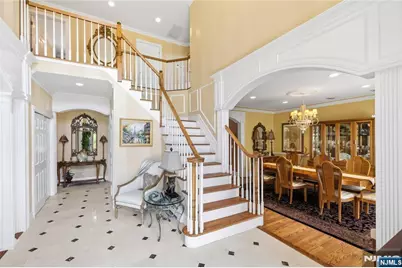 525 Kings Point Trail, Franklin Lakes, NJ 07417 - Photo 5