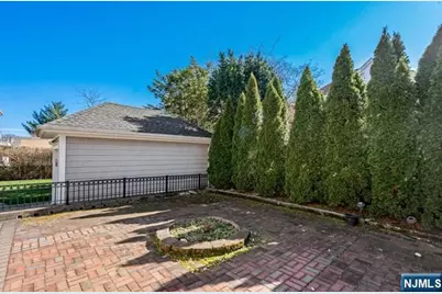 66 Crescent Avenue, Cliffside Park, NJ 07010 - Photo 27