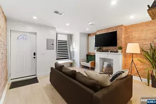 22 8th Ave, Newark, NJ 07104 - Photo 3
