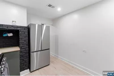 22 8th Avenue, Newark, NJ 07104 - Photo 11