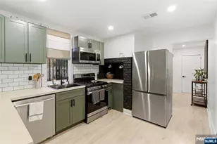 22 8th Ave, Newark, NJ 07104 - Photo 9