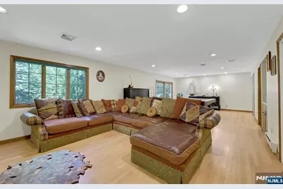 348 Highwood Avenue, Glen Rock, NJ 07452 - Photo 29