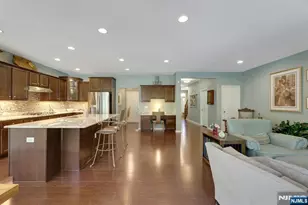 78 Autumn Way 15, Montvale, NJ 07645 - Photo 5