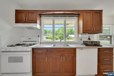 403 Oakland Avenue, Oakland, NJ 07436 - Photo 15