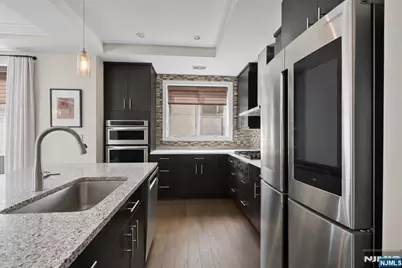 250 Henley Place 210 #210, Weehawken, NJ 07086 - Photo 13