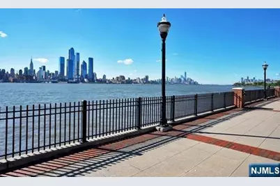 250 Henley Place 210 #210, Weehawken, NJ 07086 - Photo 47