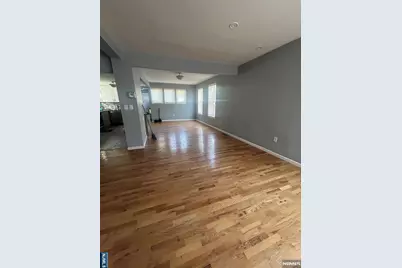 27 Richelieu Terrace, Newark, NJ 07106 - Photo 3