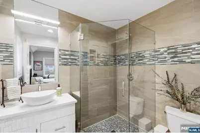 1077 Anderson, Fort Lee, NJ 07024 - Photo 23