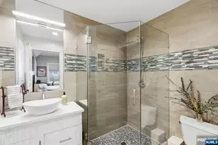 1077 Anderson, Fort Lee, NJ 07024 - Photo 23
