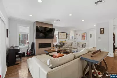 1077 Anderson, Fort Lee, NJ 07024 - Photo 21