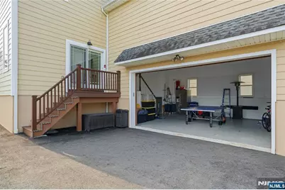 1077 Anderson, Fort Lee, NJ 07024 - Photo 5