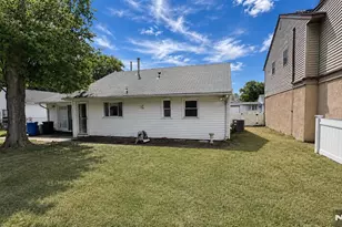 70 Hahn Ave, Rochelle Park Township, NJ 07662 - Photo 3