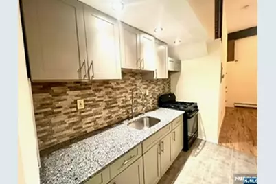 51 Myrtle Avenue, Newark, NJ 07107 - Photo 7