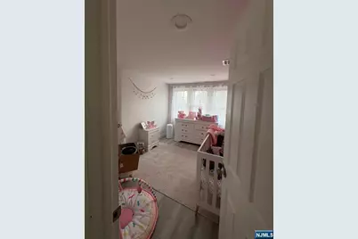 567 Studio Road 2 #2, Ridgefield, NJ 07657 - Photo 5