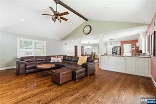 558 Green Ln, River Vale Township, NJ 07675 - Photo 15