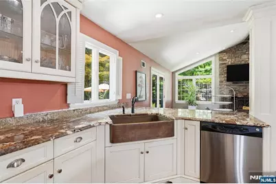 558 Green Lane, River Vale Township, NJ 07675 - Photo 11