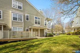1125 Hyde Park Ct A2, Mahwah, NJ 07430 - Photo 3