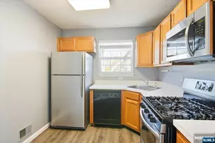 1125 Hyde Park Ct A2, Mahwah, NJ 07430 - Photo 7