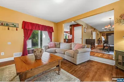 583 Brookside Avenue, Oradell, NJ 07649 - Photo 5