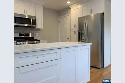 121 Longview, Leonia, NJ 07024 - Photo 3
