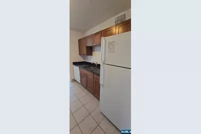 201 Bridge Plaza 7B #7B, Fort Lee, NJ 07024 - Photo 3