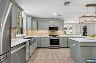 38 Hillside Ave, Emerson, NJ 07630 - Photo 13