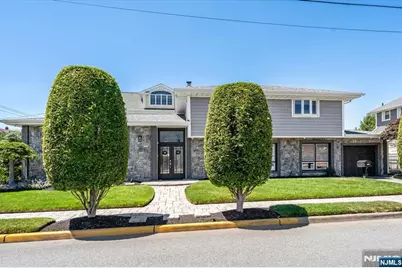 535 Willow Avenue, Lyndhurst Township, NJ 07071 - Photo 3