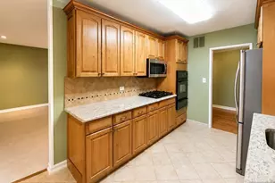 2200 N Central Road 10G, Fort Lee, NJ 07024 - Photo 11