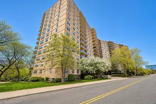 2200 N Central Road 10G, Fort Lee, NJ 07024 - Photo 5