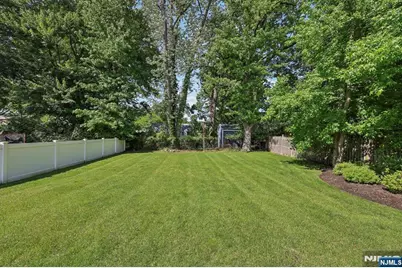 676 Ridgewood Avenue, Oradell, NJ 07649 - Photo 45