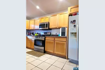 211 Columbus Avenue 2nd/F #2nd/F, Palisades Park, NJ 07650 - Photo 5