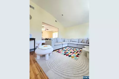 211 Columbus Avenue 2nd/F #2nd/F, Palisades Park, NJ 07650 - Photo 3